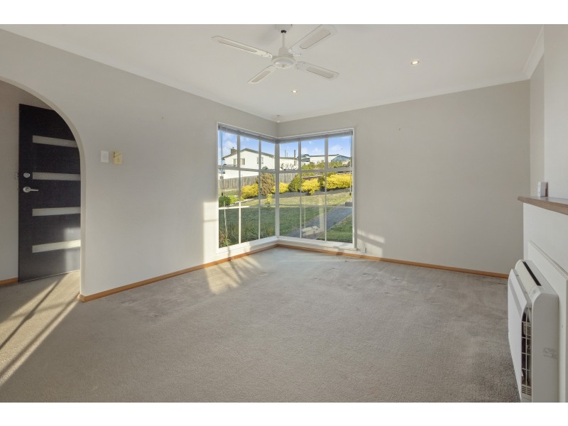 21 Pekurn Crescent, Berriedale TAS 7011
