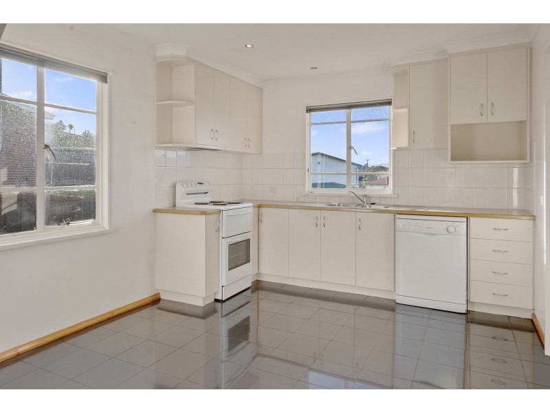 21 Pekurn Crescent, Berriedale TAS 7011