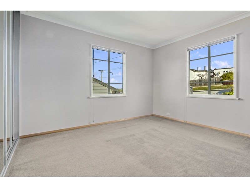 21 Pekurn Crescent, Berriedale TAS 7011