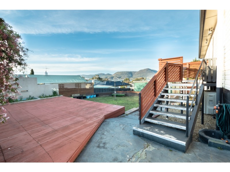21 Pekurn Crescent, Berriedale TAS 7011