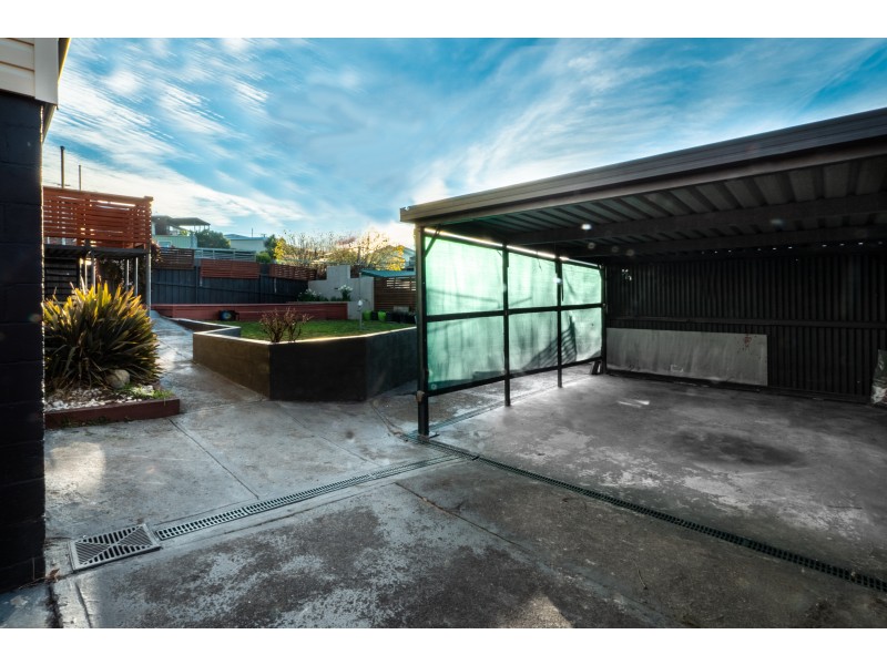21 Pekurn Crescent, Berriedale TAS 7011