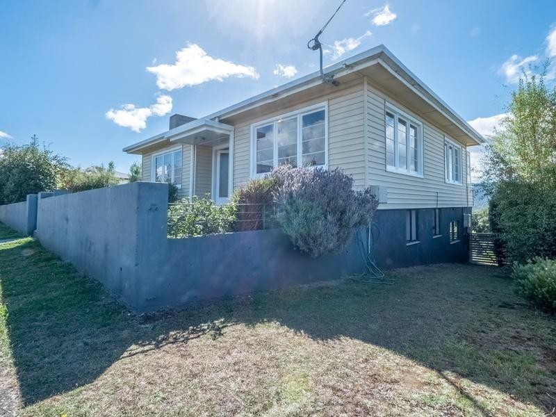 6 Milton Crescent, Moonah TAS 7009