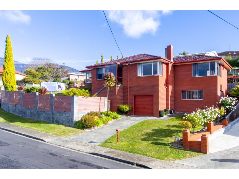 32 Hudson Crescent, Glenorchy TAS 7010