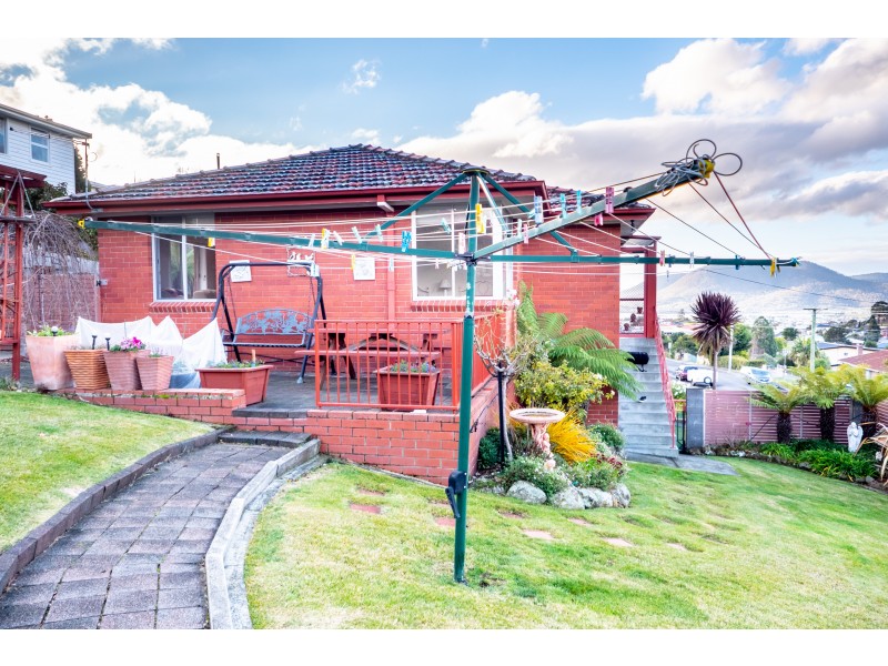32 Hudson Crescent, Glenorchy TAS 7010