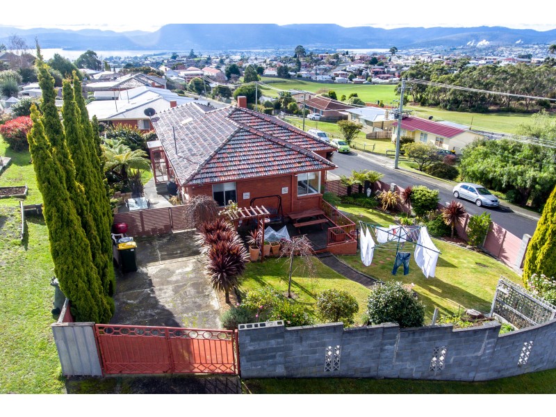 32 Hudson Crescent, Glenorchy TAS 7010