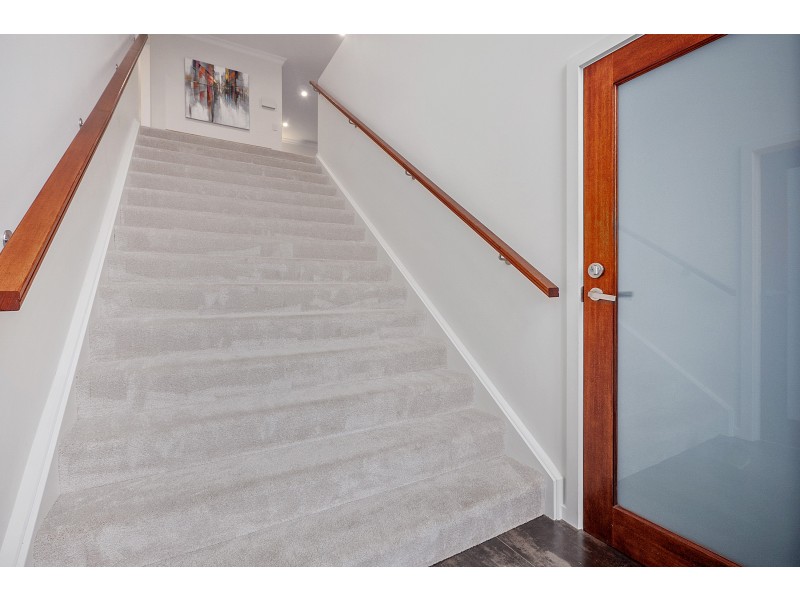 13 Radiata Drive, Lindisfarne TAS 7015