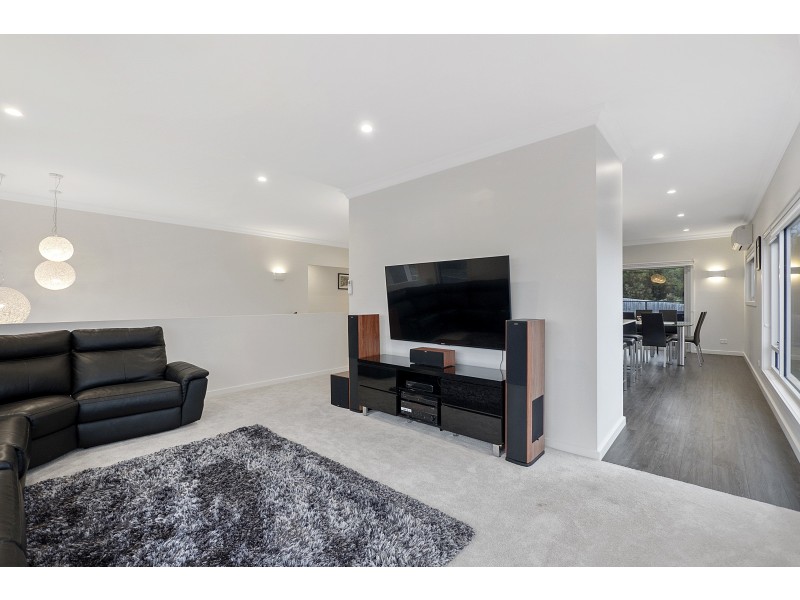 13 Radiata Drive, Lindisfarne TAS 7015