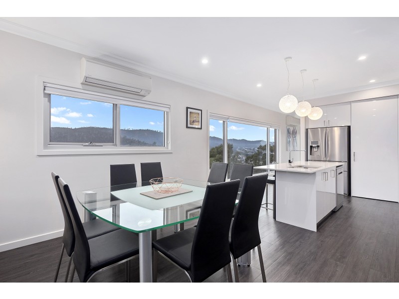 13 Radiata Drive, Lindisfarne TAS 7015