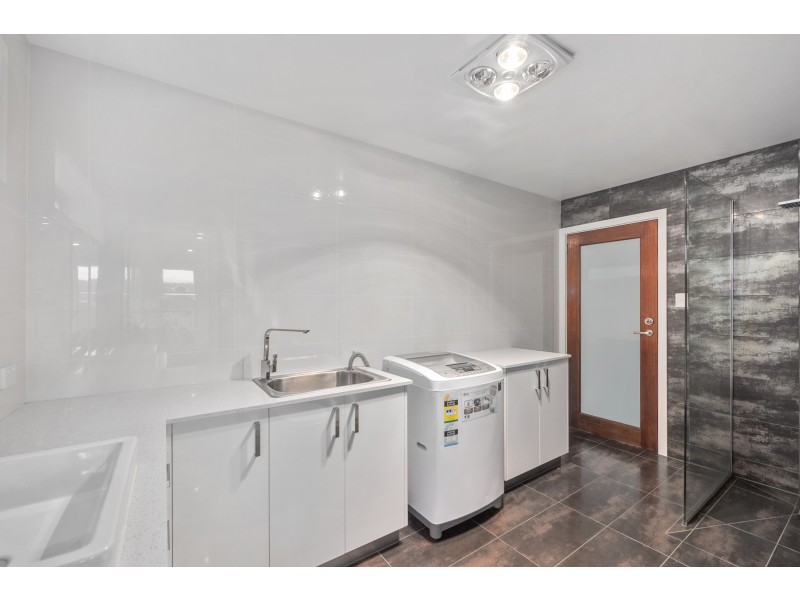 13 Radiata Drive, Lindisfarne TAS 7015