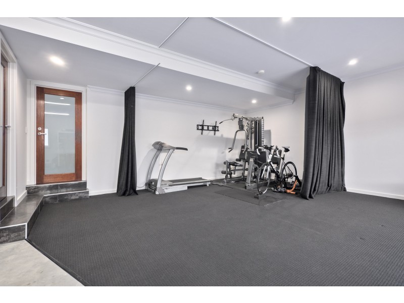 13 Radiata Drive, Lindisfarne TAS 7015