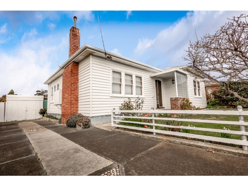 1 Philip Avenue, Montrose TAS 7010