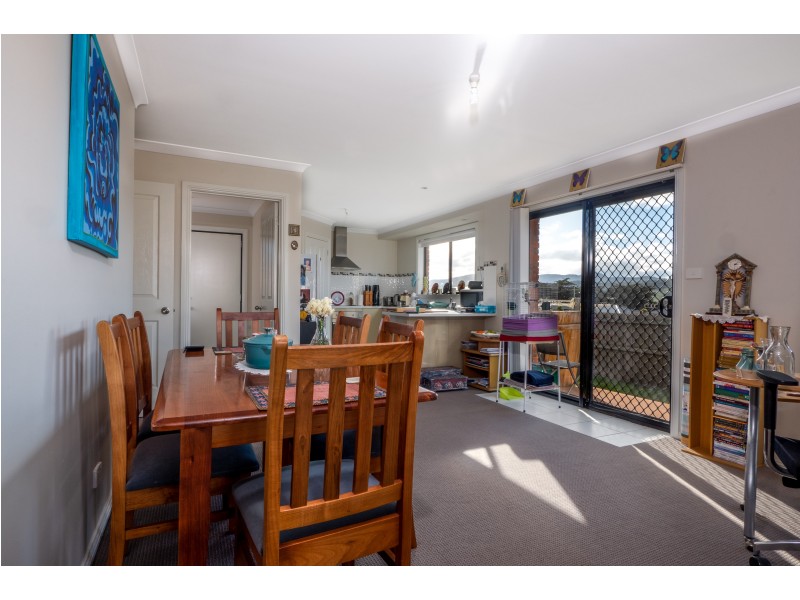 2/18A Burrows Avenue, Brighton TAS 7030