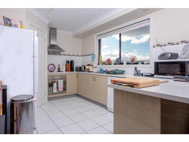 2/18A Burrows Avenue, Brighton TAS 7030