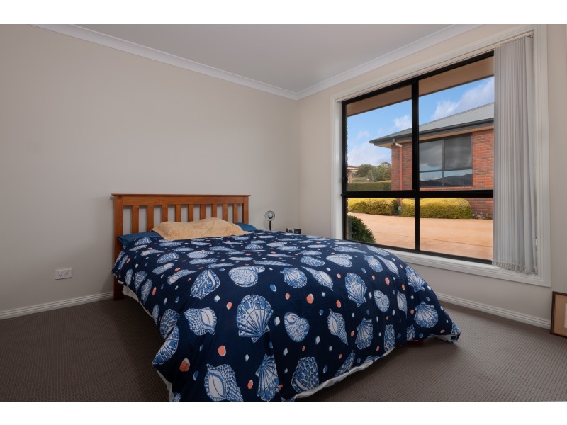 2/18A Burrows Avenue, Brighton TAS 7030