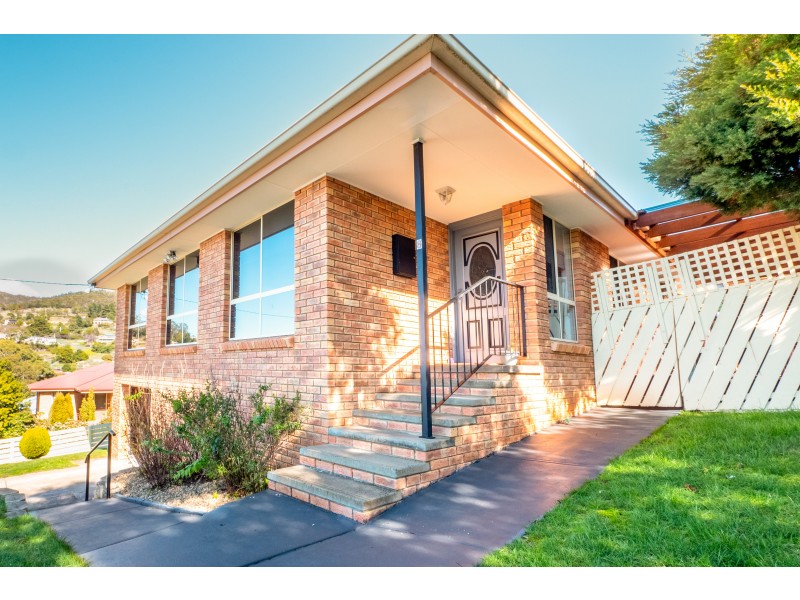 8 Taree Street, Chigwell TAS 7011
