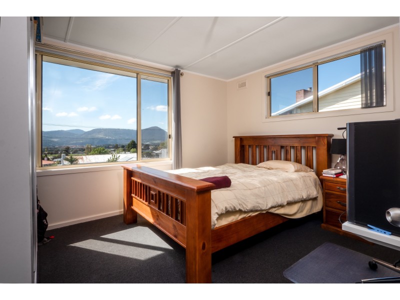 6 Esdaile Street, Claremont TAS 7011