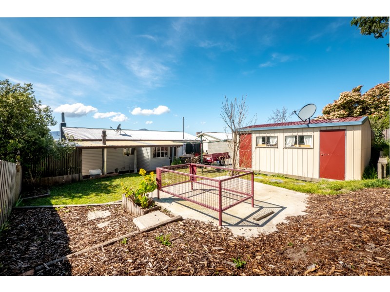 6 Esdaile Street, Claremont TAS 7011