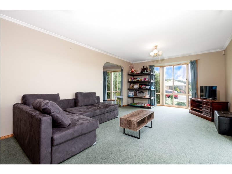 7 Buckingham Drive, Howrah TAS 7018