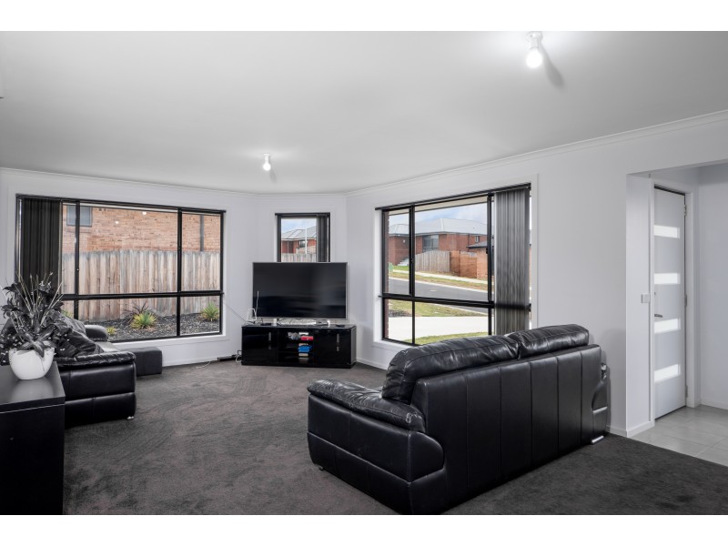 8 Dudley Drive, Brighton TAS 7030