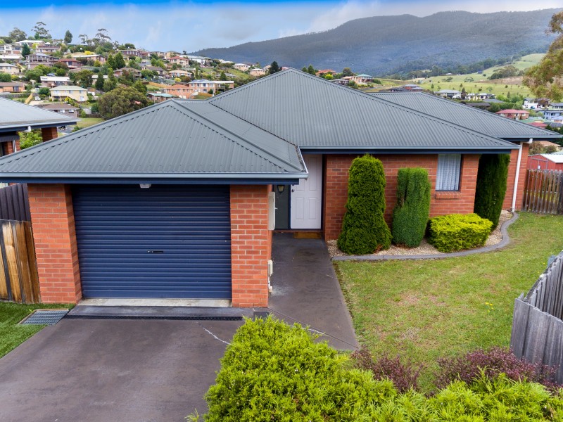 2/9 Brendan Crescent, Austins Ferry TAS 7011