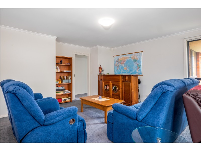 2/9 Brendan Crescent, Austins Ferry TAS 7011