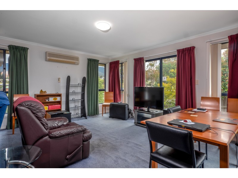 2/9 Brendan Crescent, Austins Ferry TAS 7011