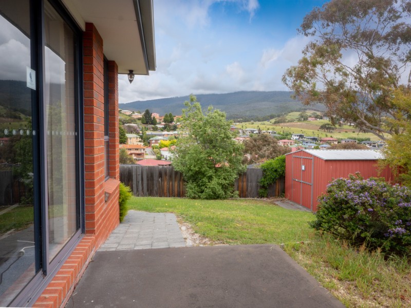 2/9 Brendan Crescent, Austins Ferry TAS 7011