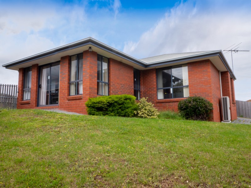 2/9 Brendan Crescent, Austins Ferry TAS 7011