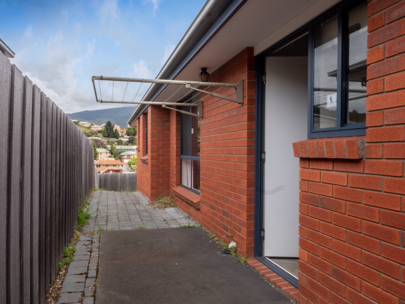 2/9 Brendan Crescent, Austins Ferry TAS 7011