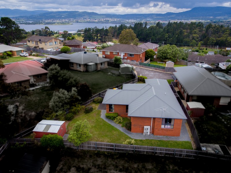 2/9 Brendan Crescent, Austins Ferry TAS 7011