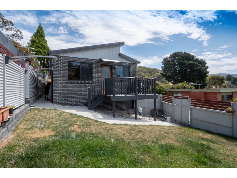 8A Beaumont Road, Lenah Valley TAS 7008