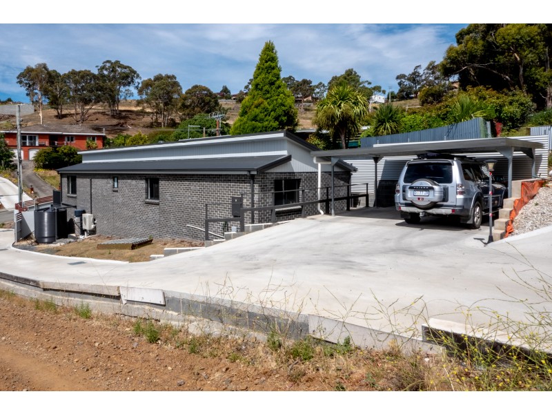 8A Beaumont Road, Lenah Valley TAS 7008