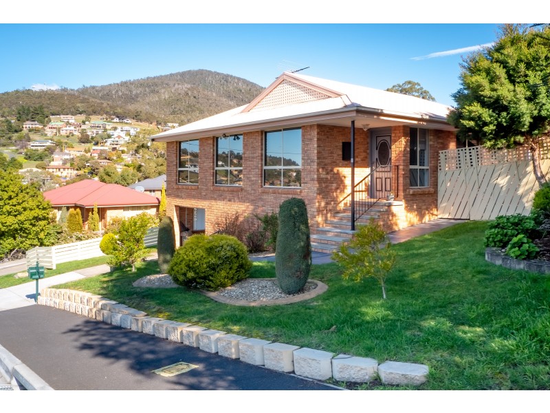 8 Taree Street, Chigwell TAS 7011