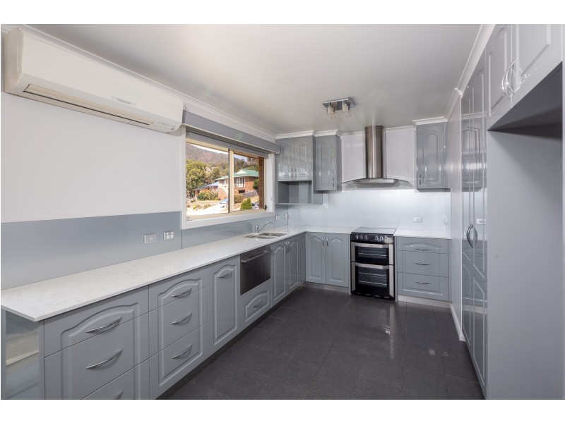 8 Taree Street, Chigwell TAS 7011