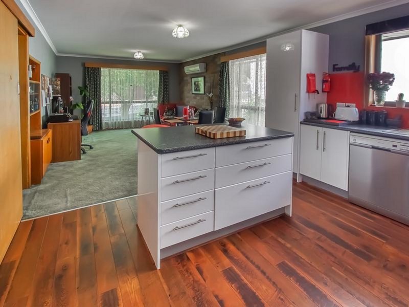 8 Cheviot Road, West Moonah TAS 7009