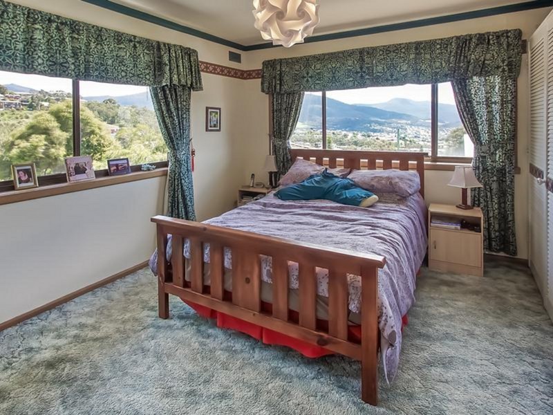 8 Cheviot Road, West Moonah TAS 7009