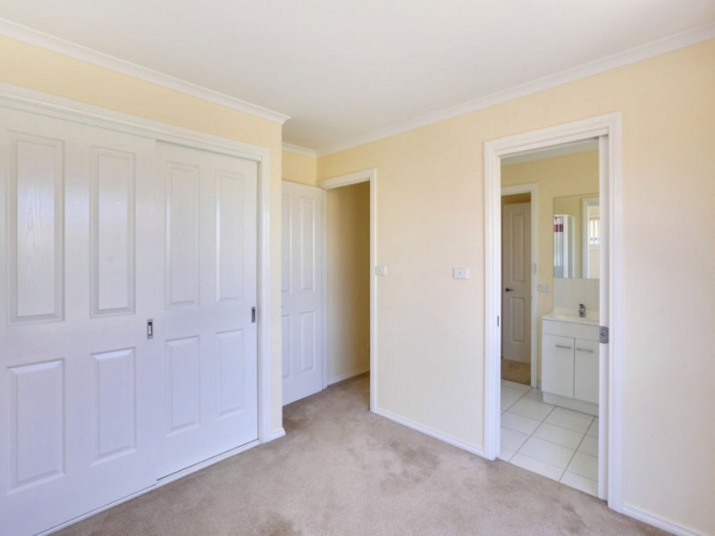 2/11 Lucas Place, Brighton TAS 7030