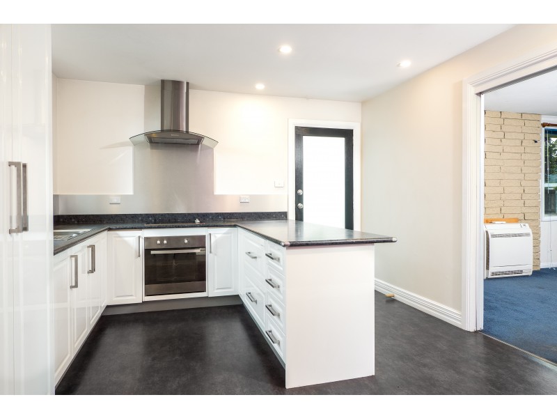 24 Hookey Court, Rokeby TAS 7019