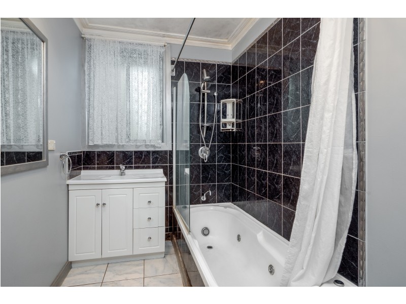 24 Hookey Court, Rokeby TAS 7019