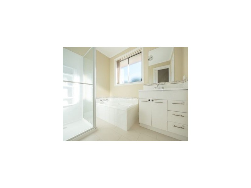 8/1-3 Leighland Road, Claremont TAS 7011