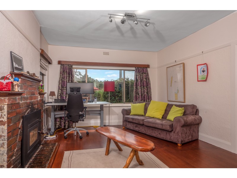 8 Pottery Road, Lenah Valley TAS 7008