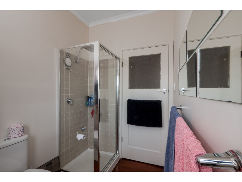 8 Pottery Road, Lenah Valley TAS 7008