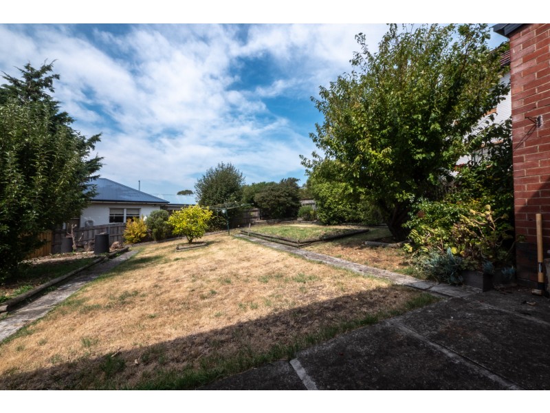 8 Pottery Road, Lenah Valley TAS 7008