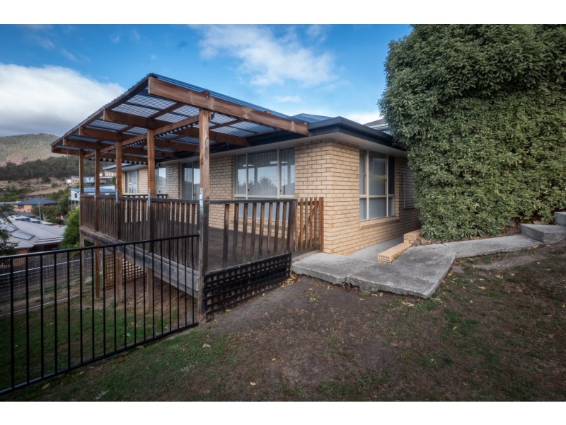 9 Lesdelle Street, Claremont TAS 7011