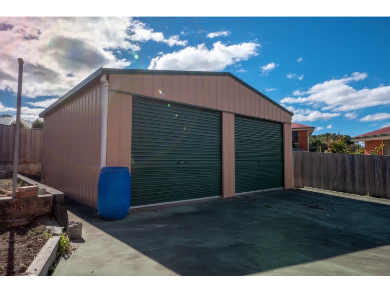 8 Moore Park Drive, Glenorchy TAS 7010