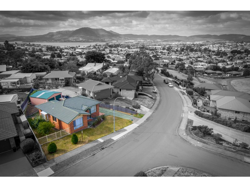 8 Moore Park Drive, Glenorchy TAS 7010