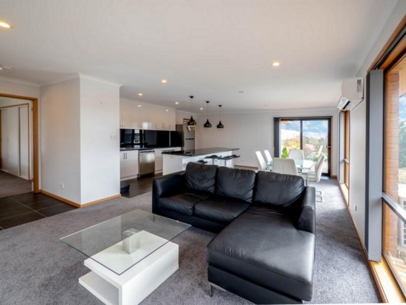 2 Baltonsborough Road, Austins Ferry TAS 7011