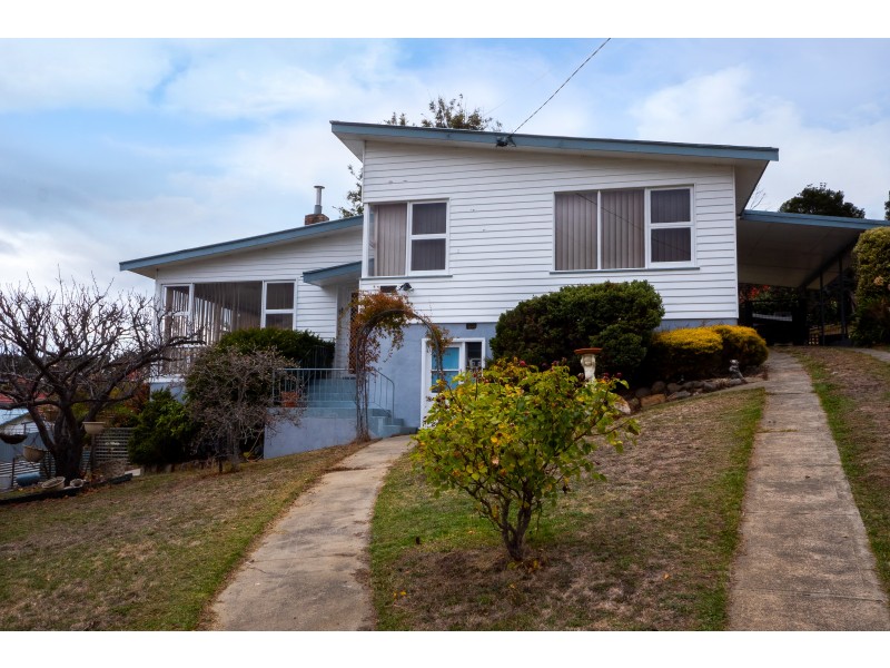 11 Kogarah Avenue, Berriedale TAS 7011