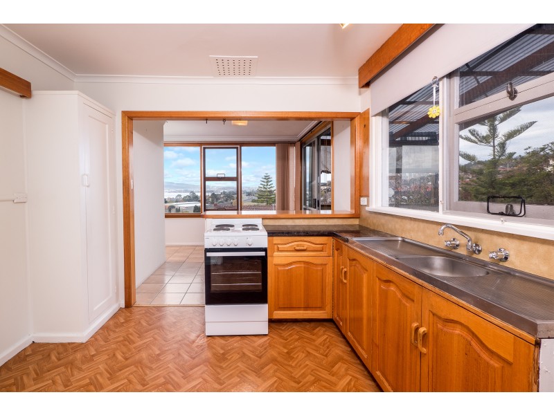 11 Kogarah Avenue, Berriedale TAS 7011