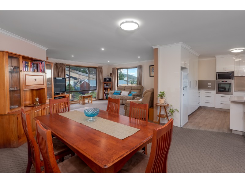 5 Dooleys Avenue, Rosetta TAS 7010